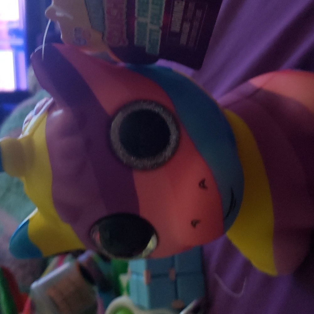 Toy - Picture 2 of 2